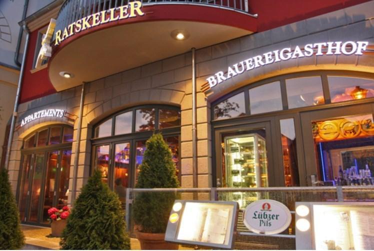 Ratskeller Waren Waren (Mueritz) Exterior foto